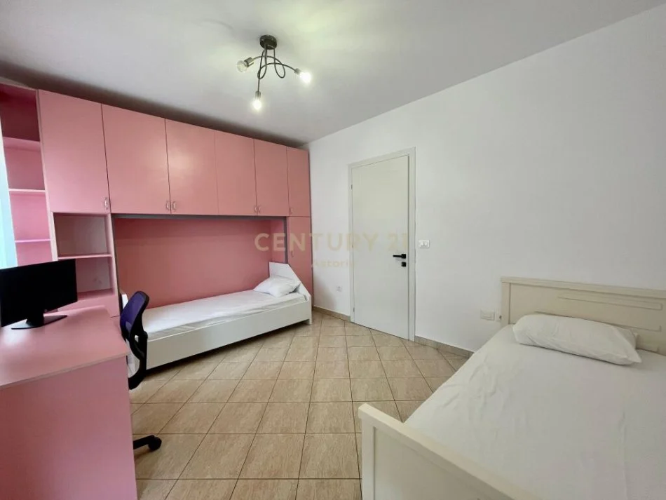 Tirane, jepet me qera apartament 2+1 Kati 3, 500 € (tirana e re)