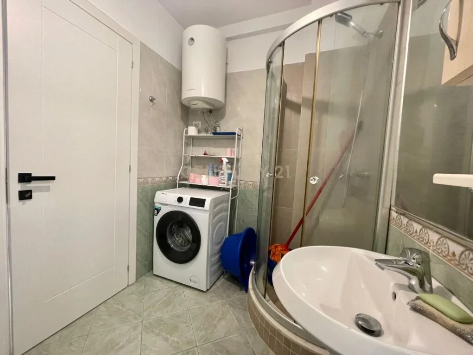 Tirane, jepet me qera apartament 2+1 Kati 3, 500 € (tirana e re)