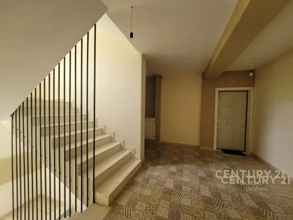 Tirane, jepet me qera apartament 1+1 Kati 2, 65 m² 500 € (kopeshti botanik)