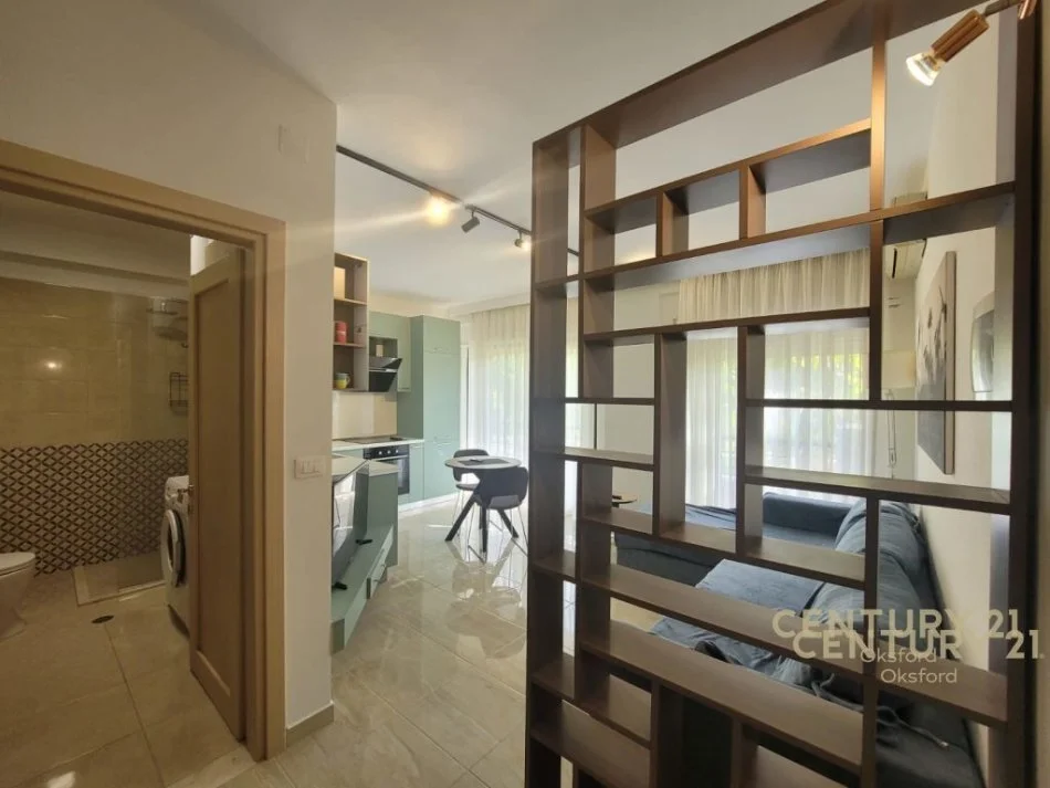 Tirane, jepet me qera apartament 1+1 Kati 2, 65 m² 500 € (kopeshti botanik)