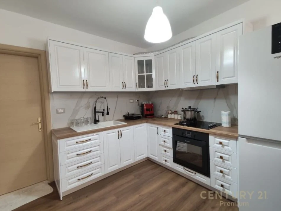 Durres, shitet apartament 2+1 Kati 3, 80 m² 100.000 € 