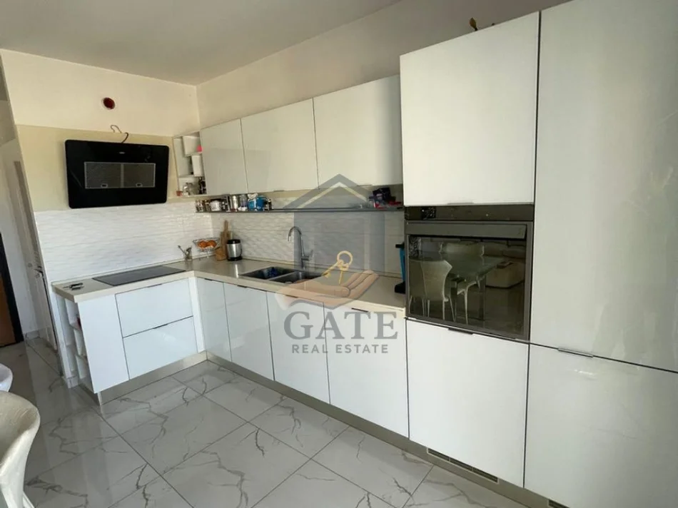 Durres, shitet apartament 3+1 Kati 5, 150 m² 170.000 € (Shkembi i Kavajes)