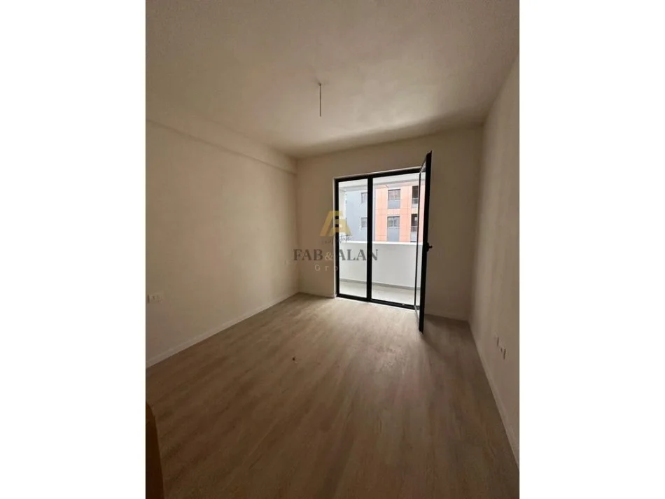 Tirane, shitet apartament 1+1 , 70 m² 94.500 € (Astir)