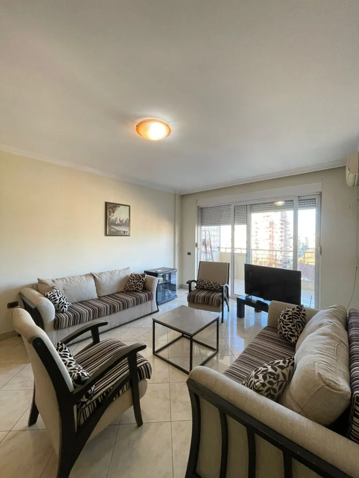 Tirane, jepet me qera apartament 2+1 Kati 9, 104 m² 800 € (Blloku)