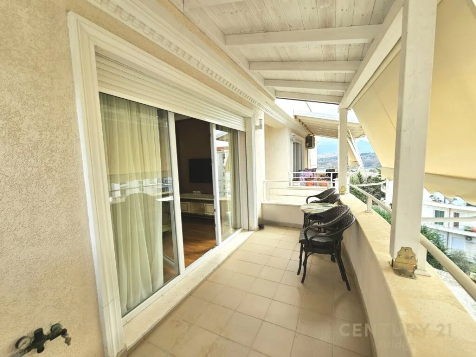 Tirane, jepet me qera 2+1+Aneks+Ballkon Kati 6, 105 m² 700 € (liqeni thate)