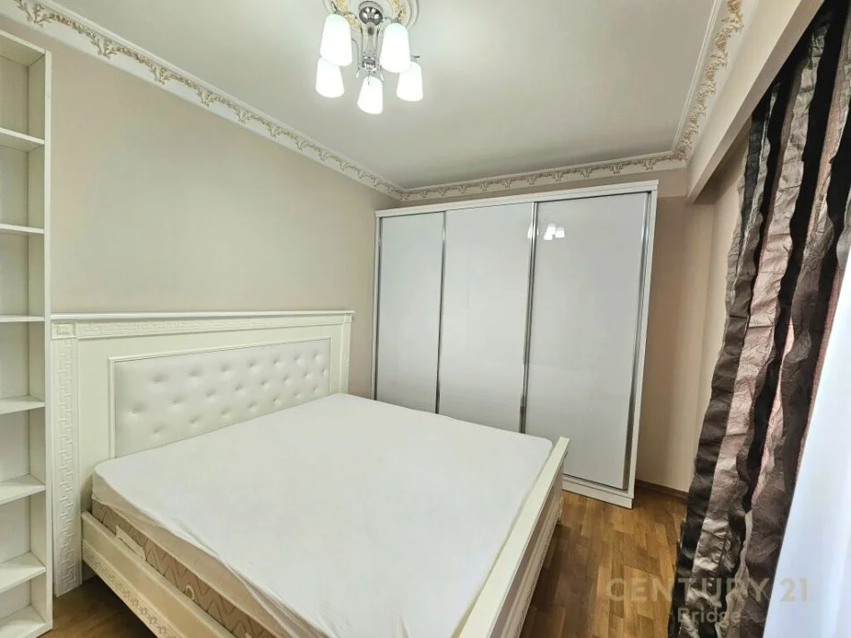 Tirane, jepet me qera 2+1+Aneks+Ballkon Kati 6, 105 m² 700 € (liqeni thate)