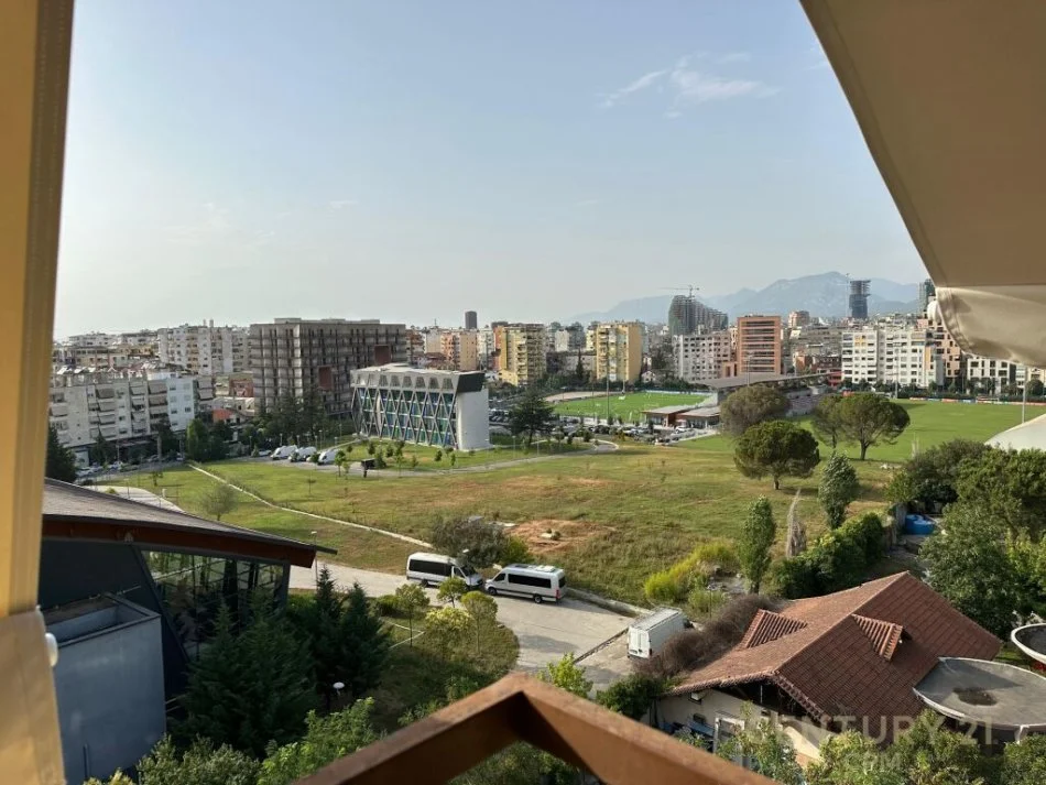Tirane, jepet me qera apartament 2+1+Ballkon Kati 6, 150 m² 1.000 € (liqeni i thate)