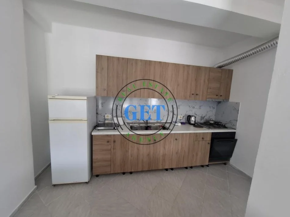 Durres, jepet me qera apartament 1+1 Kati 6, 74 m² 250 € (SHKEMBI I KAVAJES)
