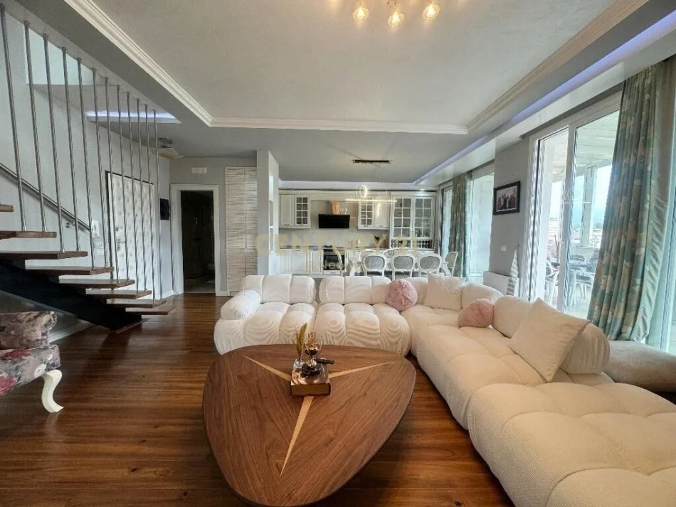 Shitet Duplex luksoz 2+1+2 Liqeni i thate. Neom96187