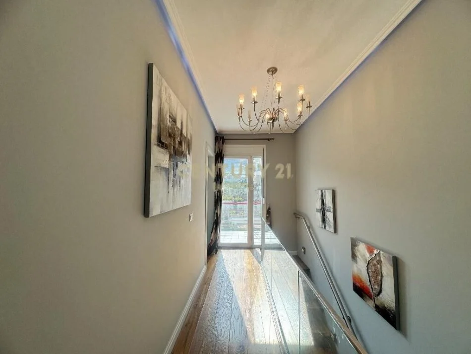 Shitet Duplex luksoz 2+1+2 Liqeni i thate. Neom96187