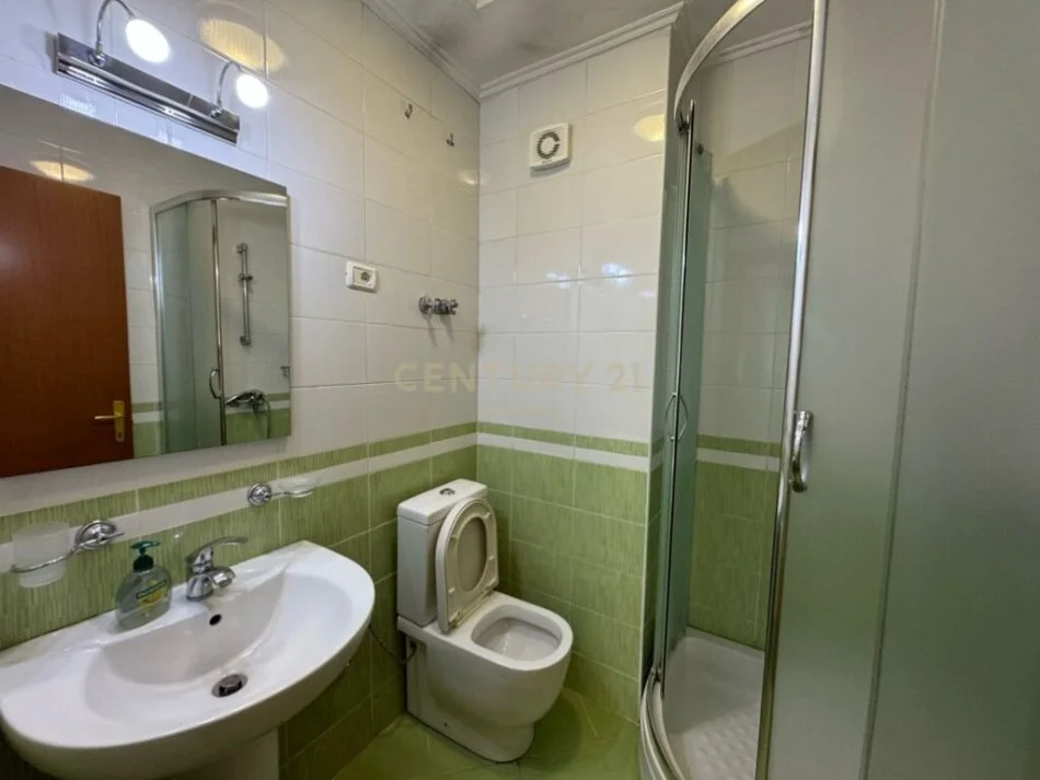 Tirane, jepet me qera apartament 2+1 Kati 4, 82 m² 550 € (RRUGA E KAVAJES)