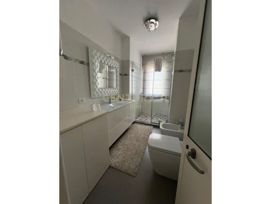 Durres, shitet apartament 2+1+Aneks+Ballkon , 115 m² 130.000 € (Prane shkolles Eftali Koci)