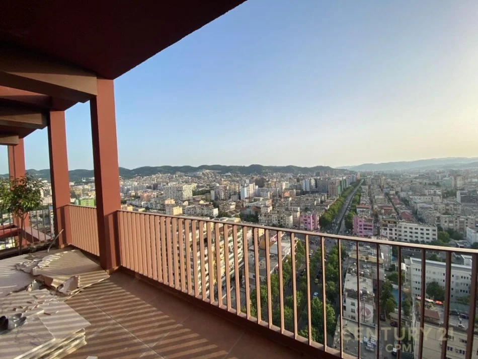 Tirane, shitet 3+1+Ballkon Kati 17, 336.000 € (Rruga Kavajes)