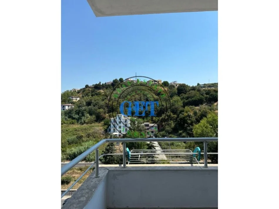 Durres, jepet me qera apartament 1+1 Kati 6, 74 m² 250 € (SHKEMBI I KAVAJES)