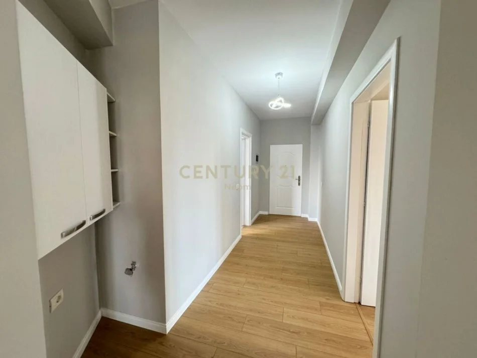 Tirane, shitet apartament 2+1 Kati 3, 89 m² 128.000 € (yzberisht)