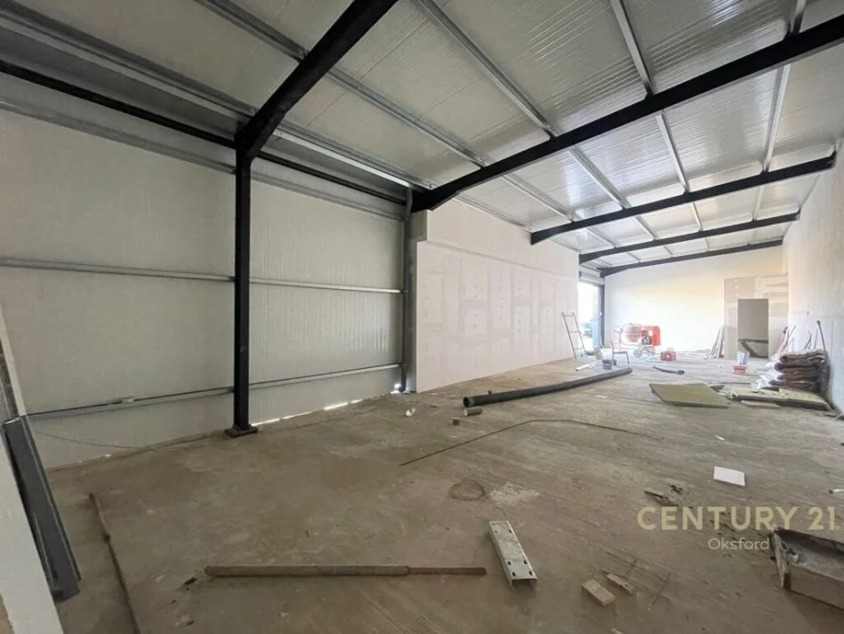 Tirane, jepet me qera magazine Kati 0, 140 m² 800 € (Sauk i Ri)