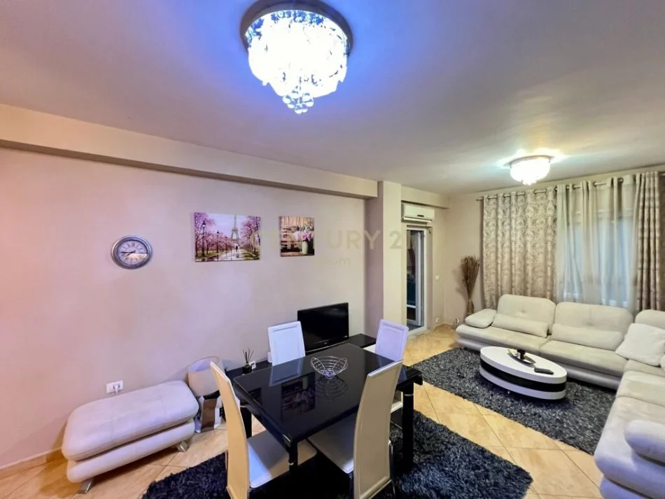 Tirane, jepet me qera apartament 2+1 Kati 4, 100 m² 650 € (kodra e diellit)