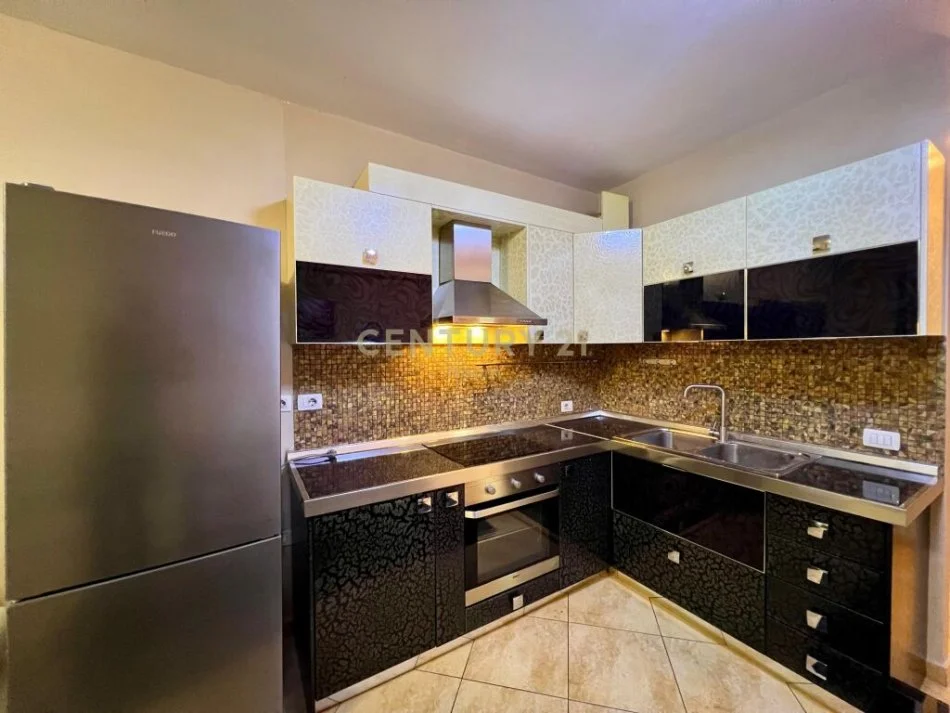 Tirane, jepet me qera apartament 2+1 Kati 4, 100 m² 650 € (kodra e diellit)