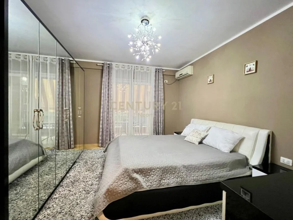 Tirane, jepet me qera apartament 2+1 Kati 4, 100 m² 650 € (kodra e diellit)