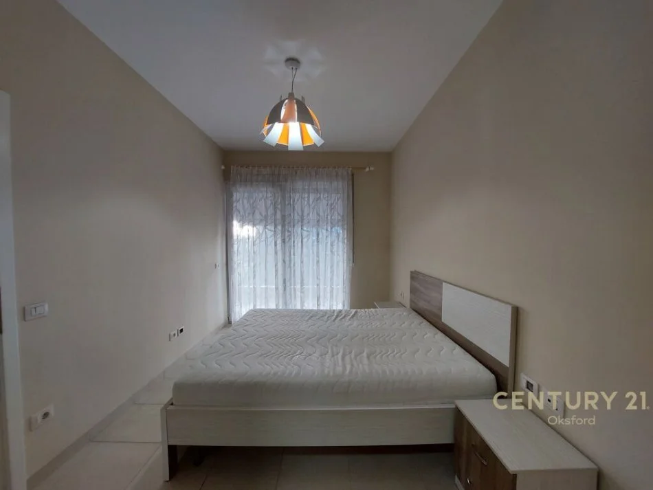 Tirane, jepet me qera apartament 1+1 , 84 m² 600 € (Liman Kaba)