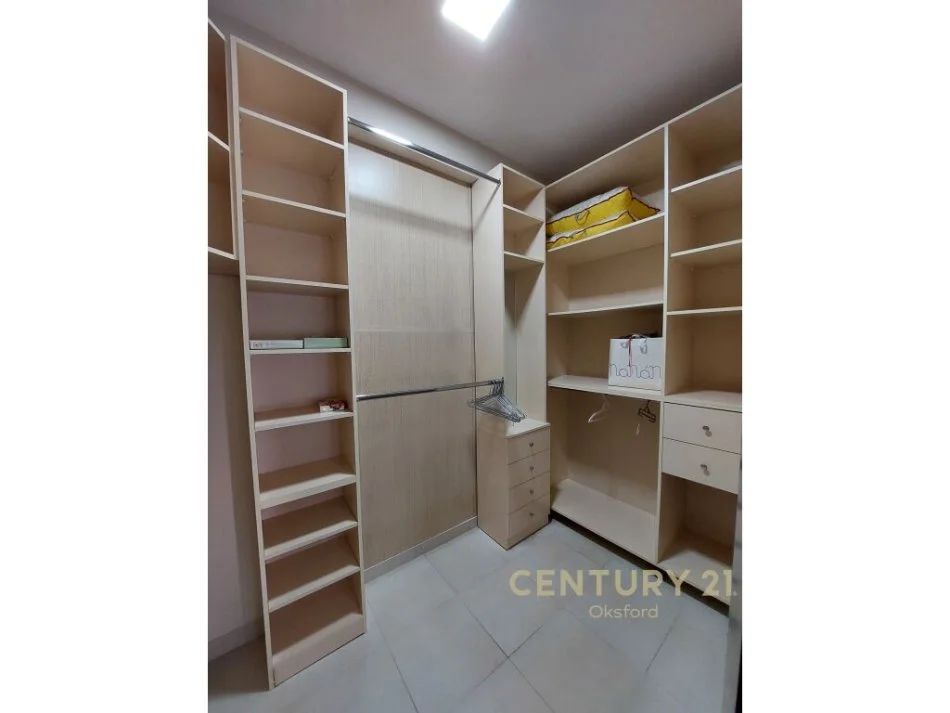 Tirane, jepet me qera apartament 1+1 , 84 m² 600 € (Liman Kaba)