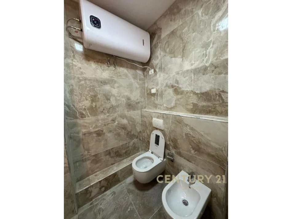 Tirane, shitet apartament 2+1+Aneks+Ballkon Kati 1, 164 m² 170.000 € (kodra e diellit)