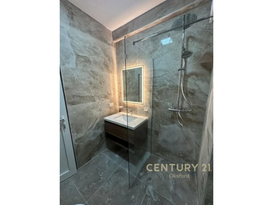 Tirane, shitet apartament 2+1+Aneks+Ballkon Kati 1, 164 m² 170.000 € (kodra e diellit)