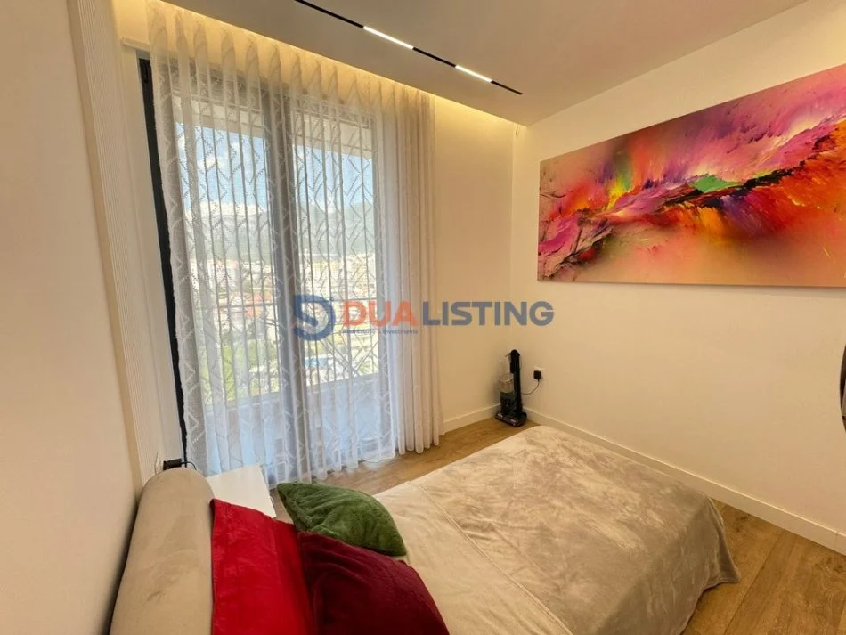 Tirane, shitet apartament 3+1+Ballkon Kati 8, 155 m² 312.000 € (Porcelan)