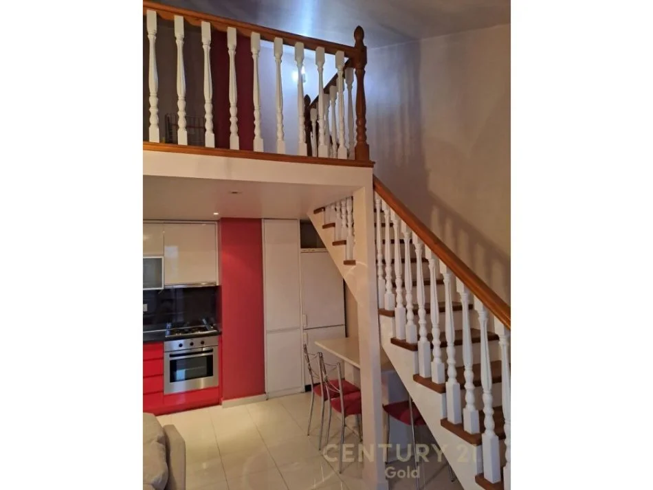 Tirane, jepet me qera apartament duplex Dublex Kati 4, 120 m² 450 € (LIQENI THATE)