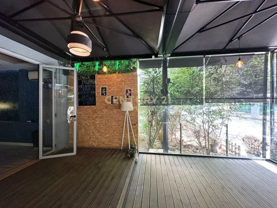 Tirane, shitet dyqan Kati 0, 59 m² 210.000 € (Ish Parku i Autobuzave, Rruga e Kavajes)