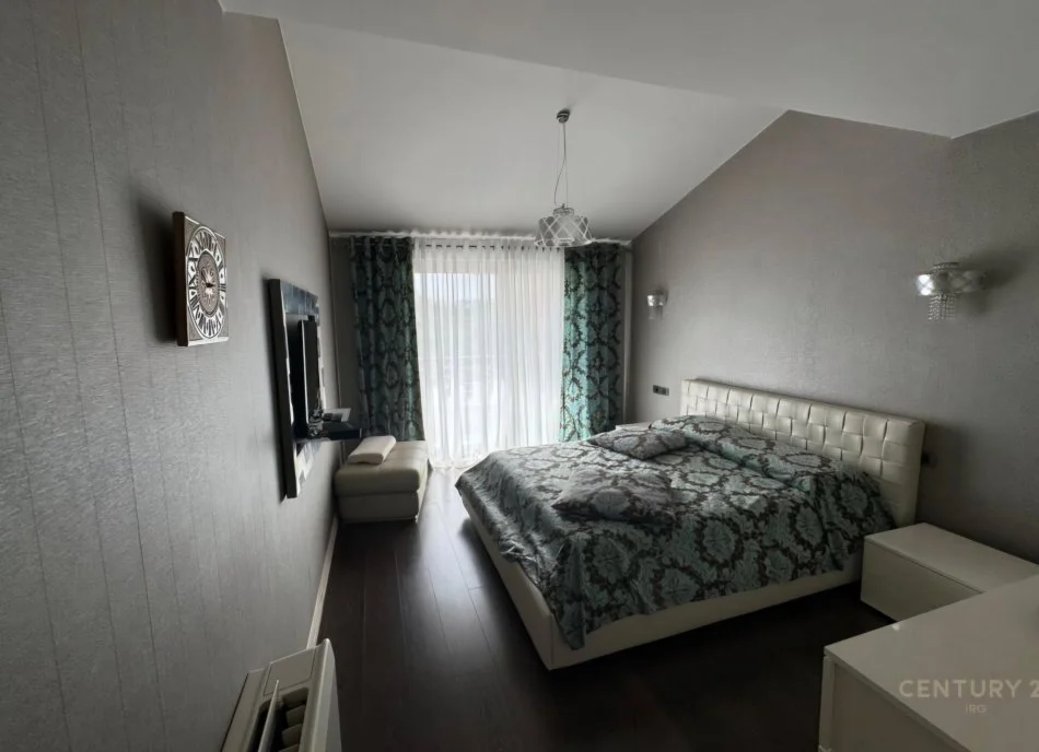 Tirane, jepet me qera Vile 3+1+Aneks+Ballkon Kati 3, 350 m² 3.300 € (KODRA E Diellit)