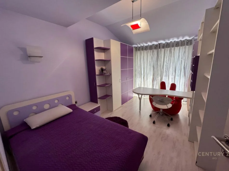 Tirane, jepet me qera Vile 3+1+Aneks+Ballkon Kati 3, 350 m² 3.300 € (KODRA E Diellit)