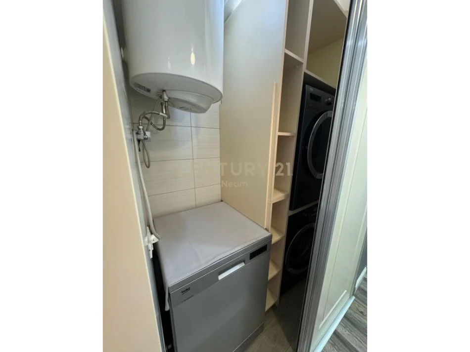 Tirane, jepet me qera apartament 1+1 Kati 1, 550 € (rruga peti)