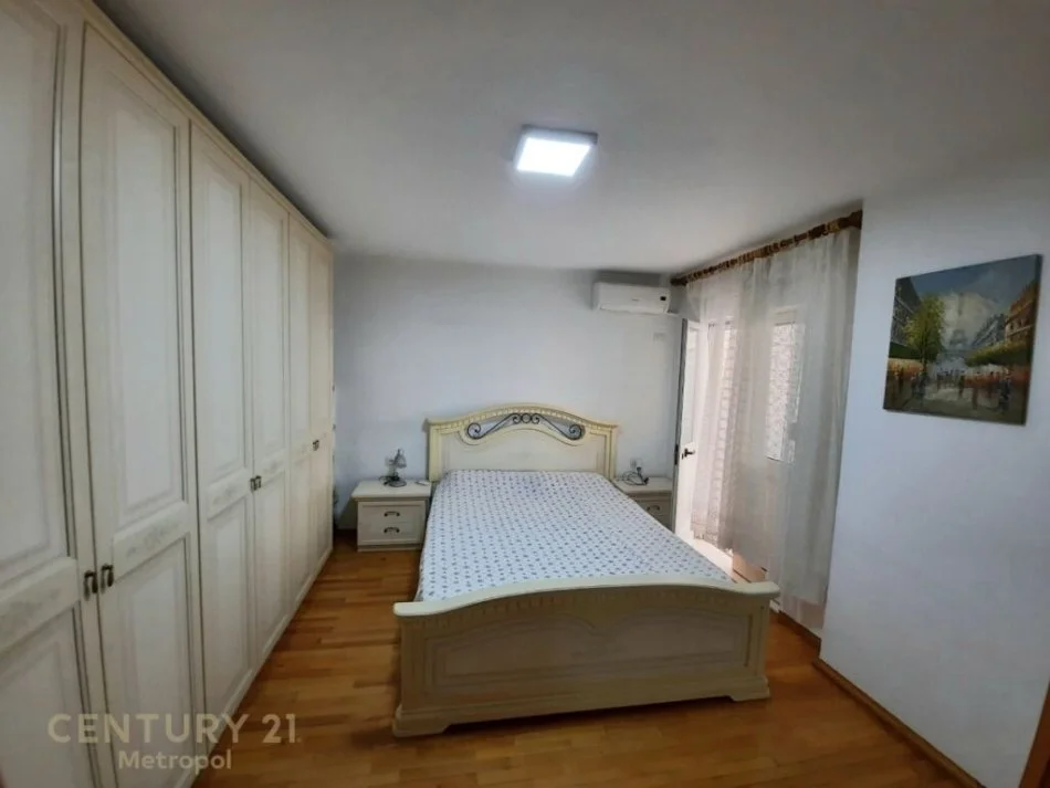 Tirane, jepet me qera apartament 2+1 Kati 2, 123 m² 700 € (sheshi willson)