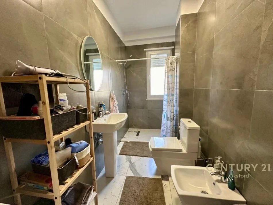 Tirane, shitet apartament 1+1+Ballkon Kati 1, 71 m² 116.000 € (Rruga Dalip Topi.)