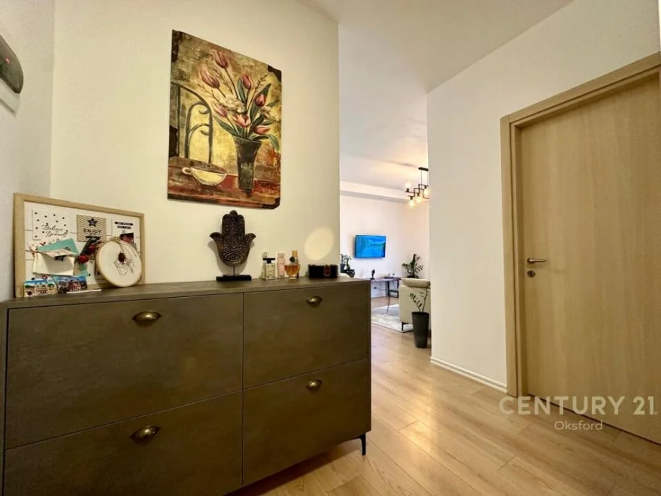 Tirane, shitet apartament 1+1 Kati 1, 71 m² 116.000 € (fresk)