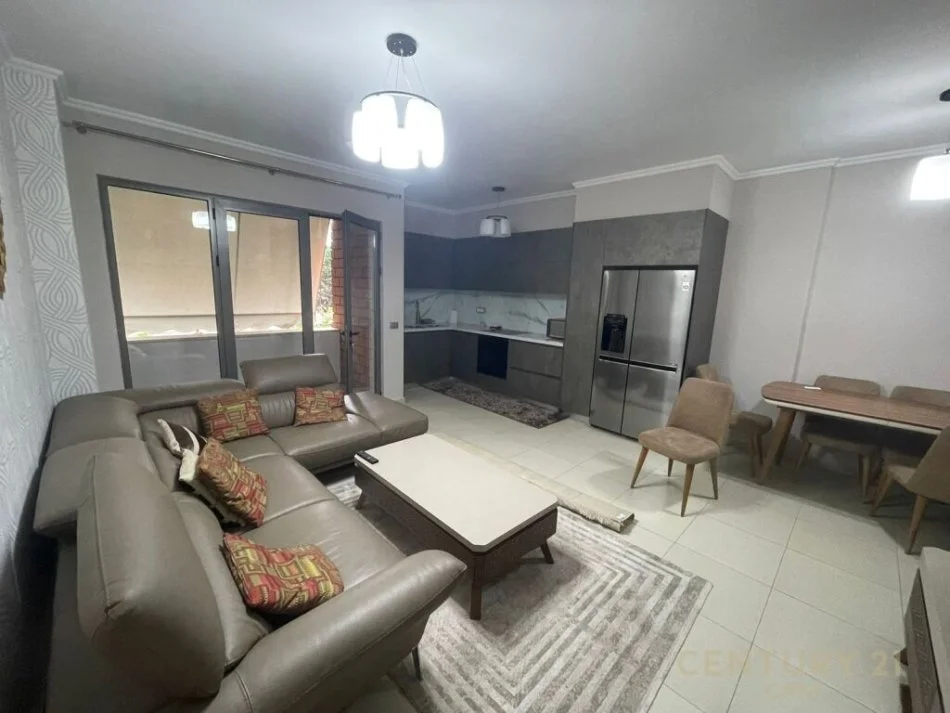 Tirane, jepet me qera apartament 2+1+Aneks+Ballkon Kati 3, 90 m² 500 € (Rruga Dibres)