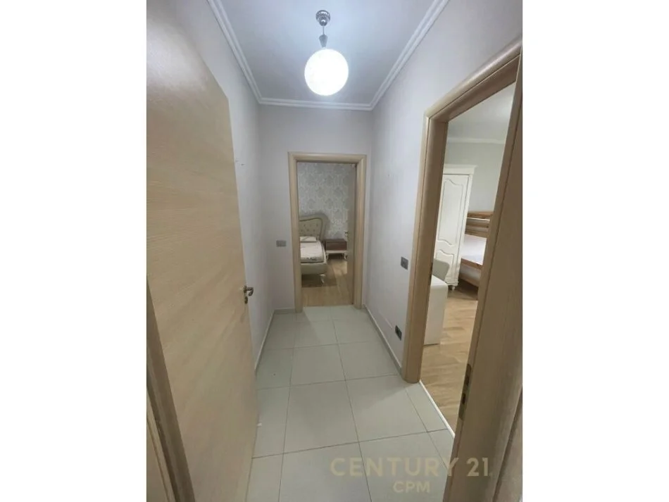 Tirane, jepet me qera apartament 1+1 Kati 3, 89 m² 500 € (rruga e dibres)