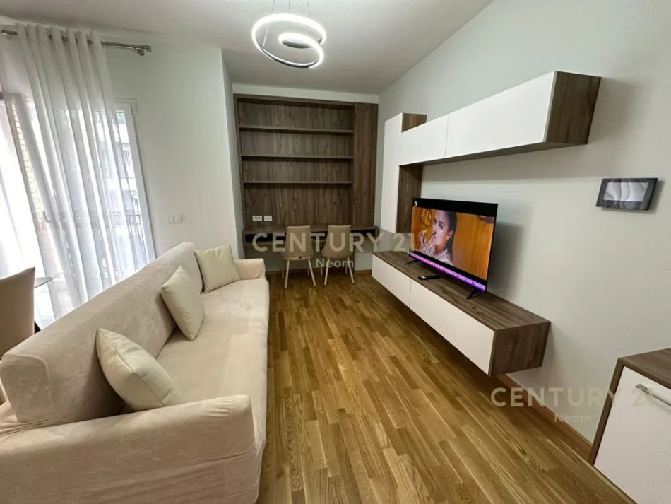 Tirane, jepet me qera apartament 2+1 Kati 6, 95 m² 700 € (Ali dem)