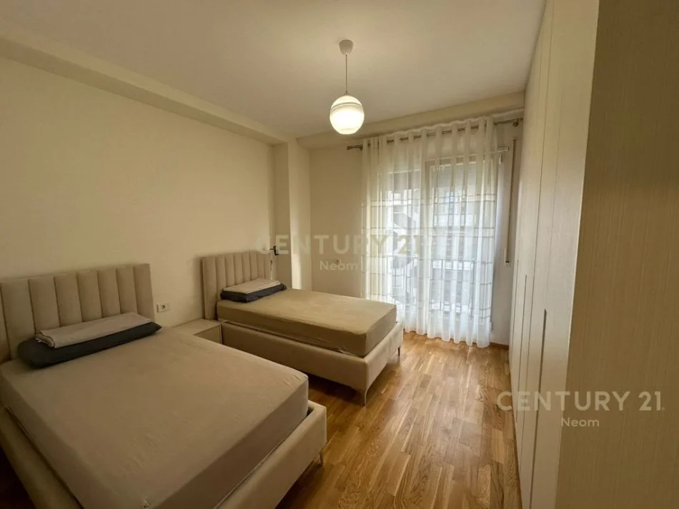 Tirane, jepet me qera apartament 2+1 Kati 6, 95 m² 700 € (Ali dem)