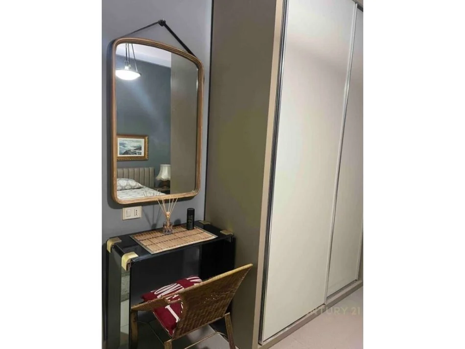 Tirane, jepet me qera apartament 1+1 Kati 3, 60 m² 700 € (Bulevardi zogu i pare)