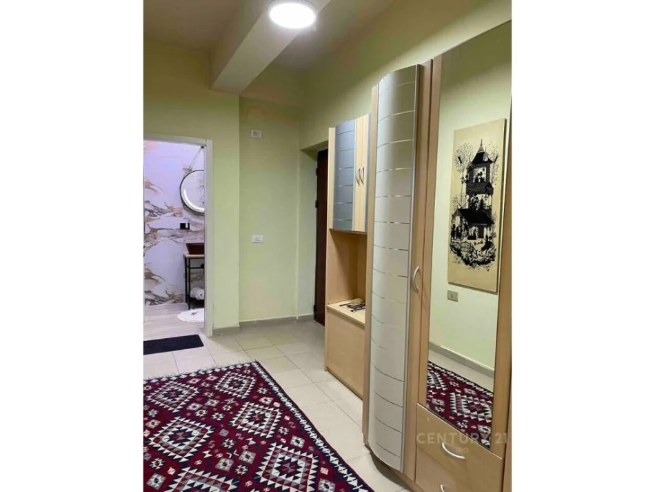 Tirane, jepet me qera apartament 1+1 Kati 3, 60 m² 700 € (Bulevardi zogu i pare)