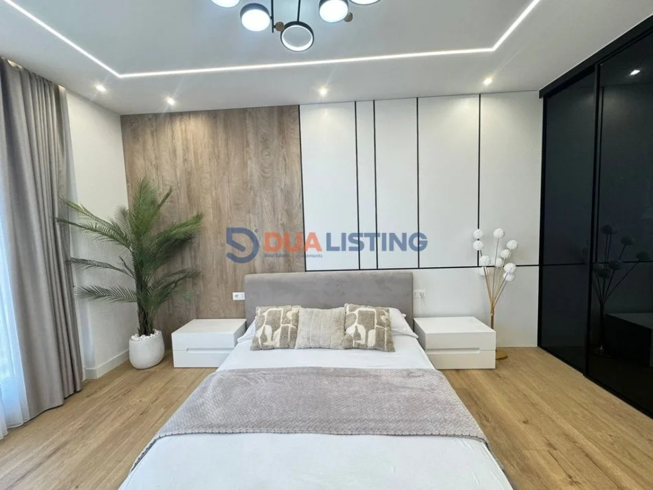 Tirane, shitet apartament 3+1+Ballkon Kati 8, 155 m² 312.000 € (Porcelan)