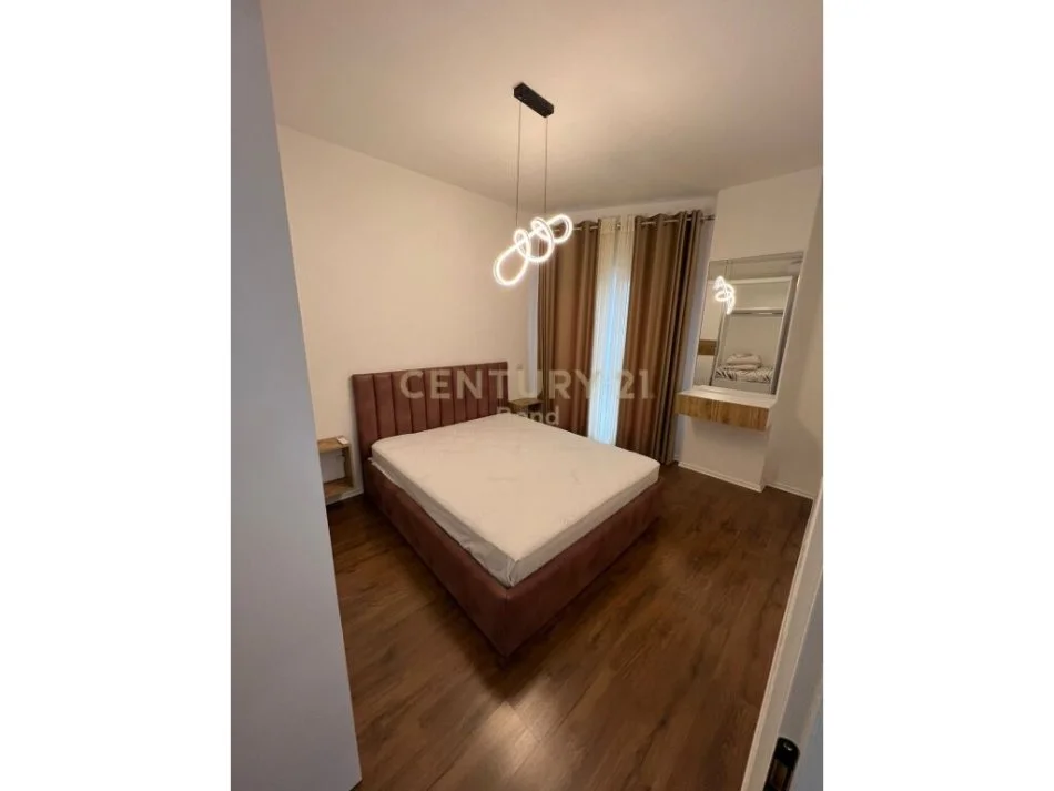 Tirane, jepet me qera apartament 1+1 Kati 6, 65 m² 700 € (Rruga e barrikadave)