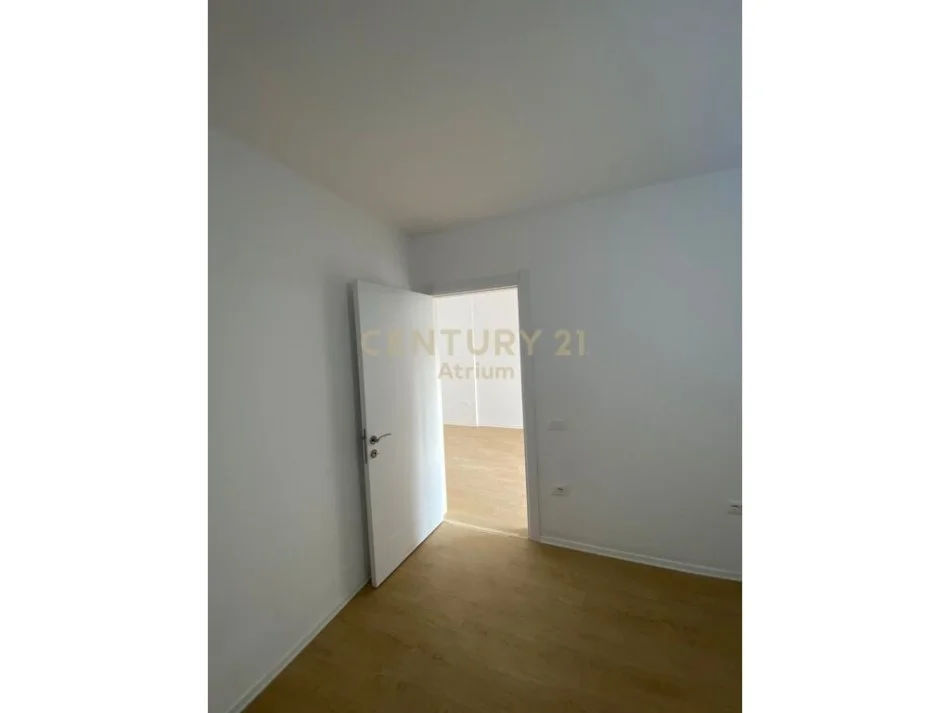 Tirane, jepet me qera apartament 1+1 Kati 1, 60 m² 500 € (qytet studenti)
