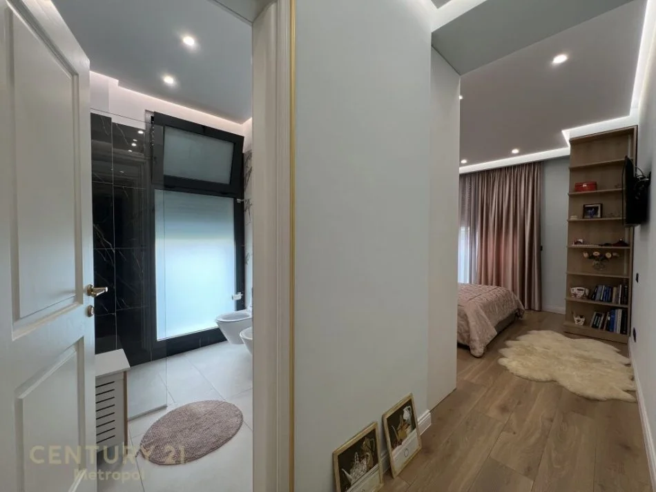 Tirane, shes apartament 3+1 Kati 3, 224 m² 515.000 € 