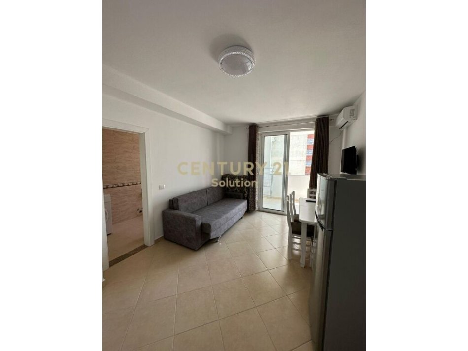 OKAZION! Shitet apartament 1+1+Ballkon, 5 minuta larg detit! Shengjin