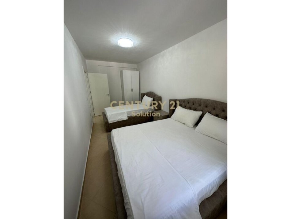 OKAZION! Shitet apartament 1+1+Ballkon, 5 minuta larg detit! Shengjin