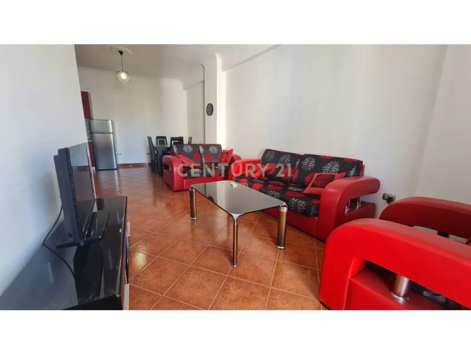 Tirane, jepet me qera apartament 2+1 Kati 5, 120 m² 500 € (Brryl)