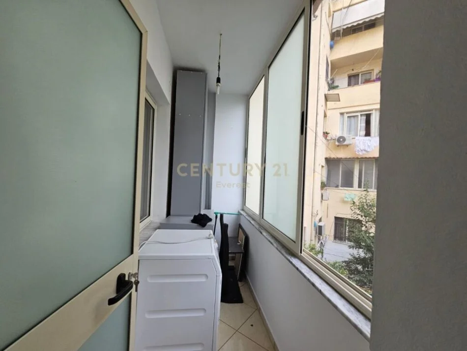 Tirane, shitet apartament 1+1 Kati 1, 64 m² (fresk)